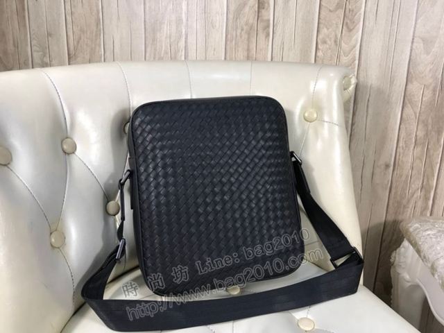 BV男包 6696-1 寶緹嘉經典款男士單肩包 原版打蠟頭層牛皮BV斜挎包  nbq1004